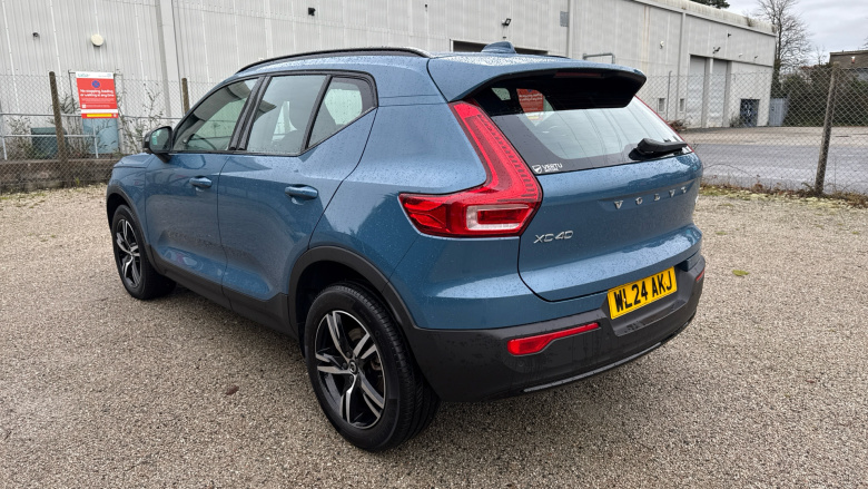 Volvo XC40 2.0 B4P Plus Dark 5dr Auto Petrol Estate